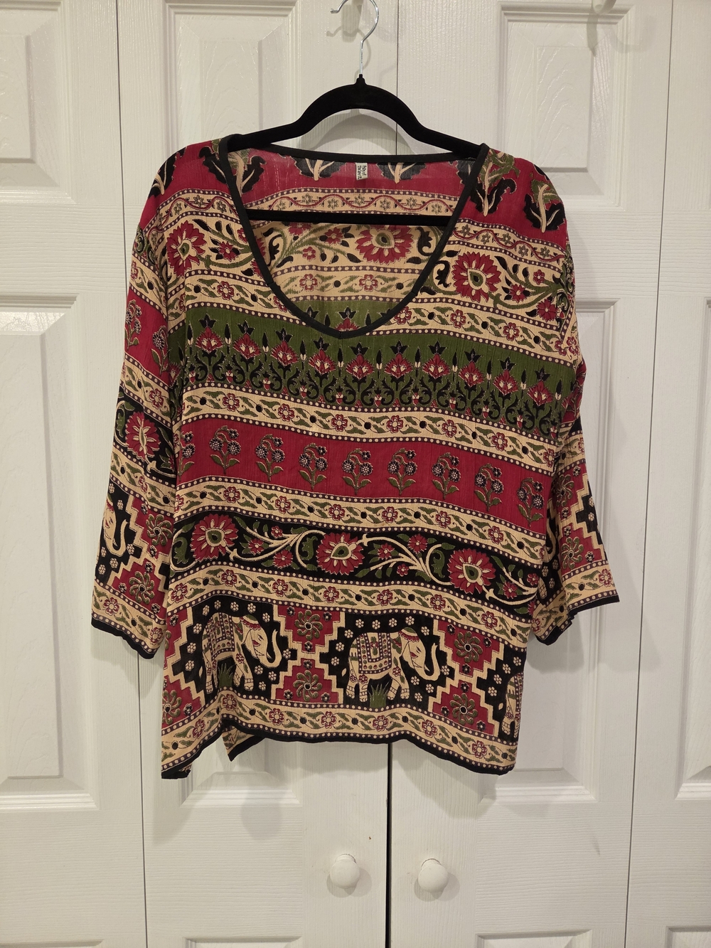 Printed Scoop Neck Blouse in Red, Green & Cream